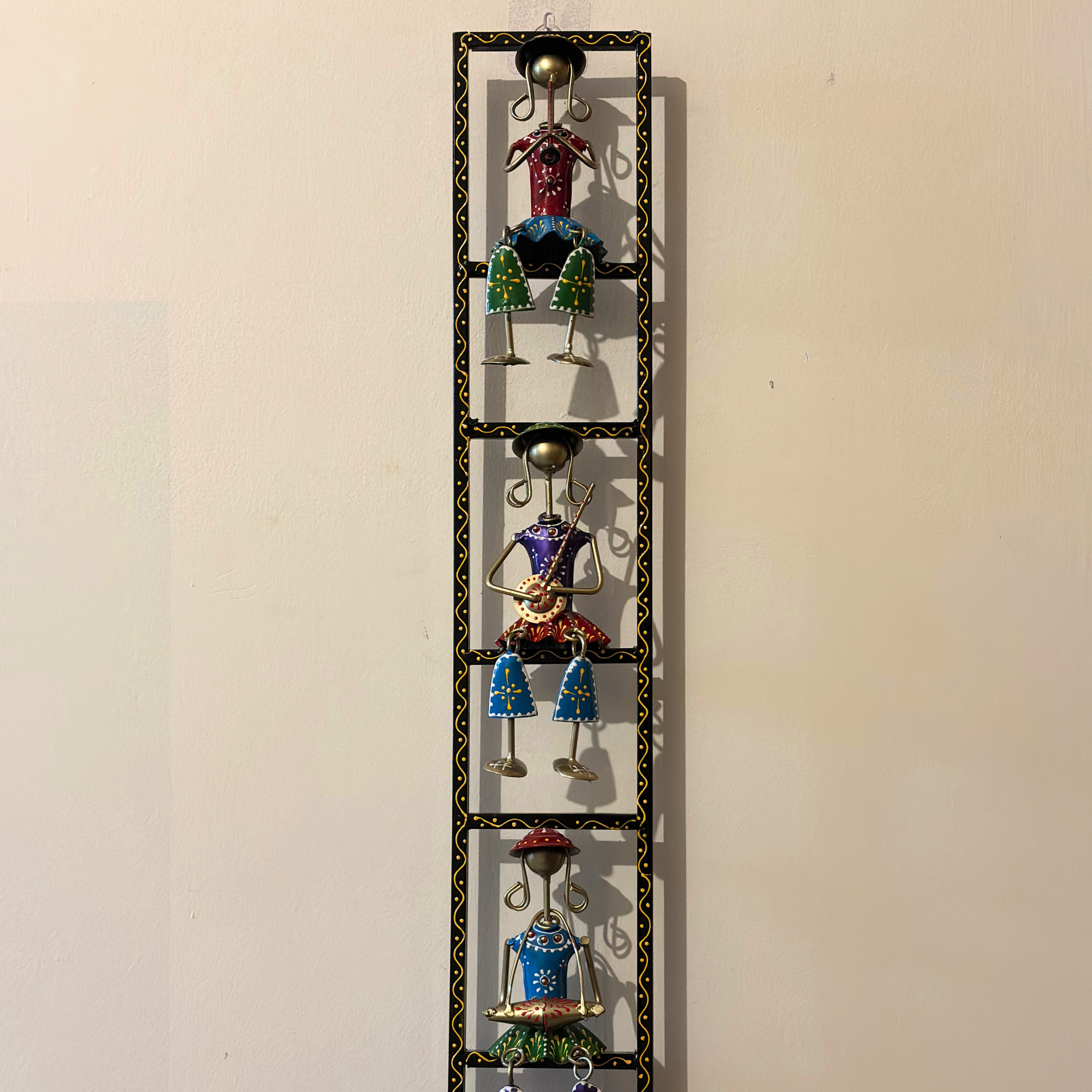 Handcrafted Rajasthani Musician Jhula Frame – Colorful Metal Wall Art Decor for Living Room | Gulabi Craft