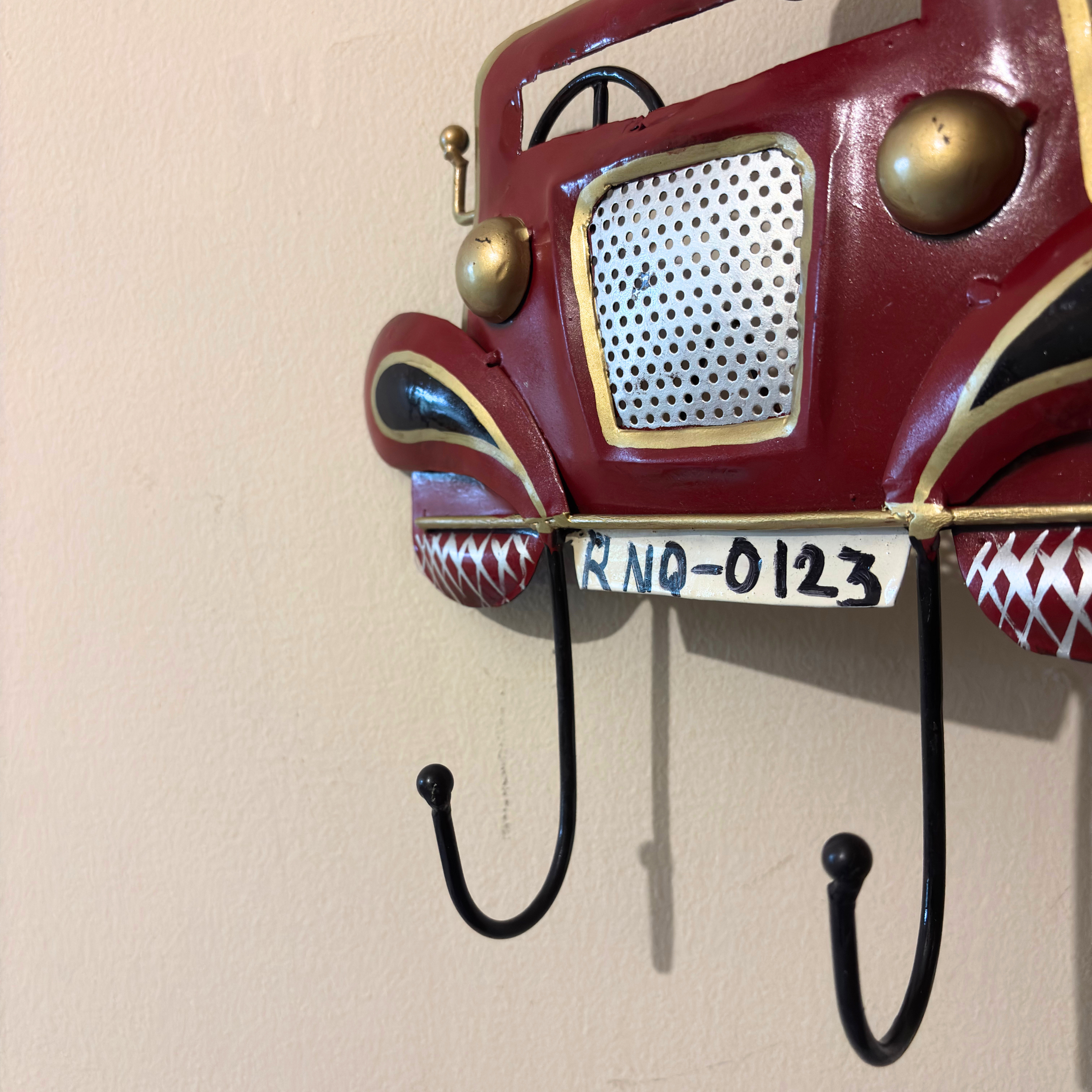Handcrafted Vintage Car Key Holder – Retro Metal Wall Hook for Entryway Decor & Gifting | Gulabi Craft
