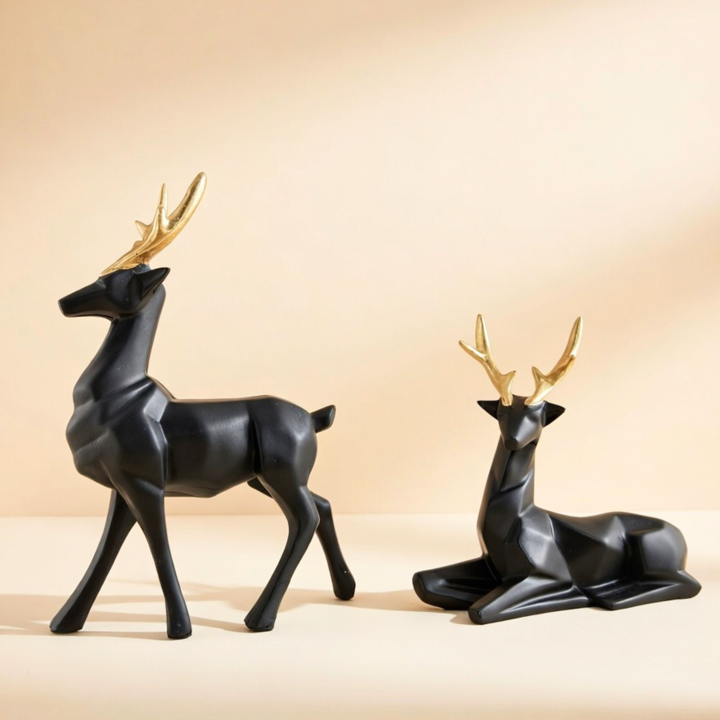 Modern Black Deer Figurine Set – Nordic Minimalist Home Decor Sculpture