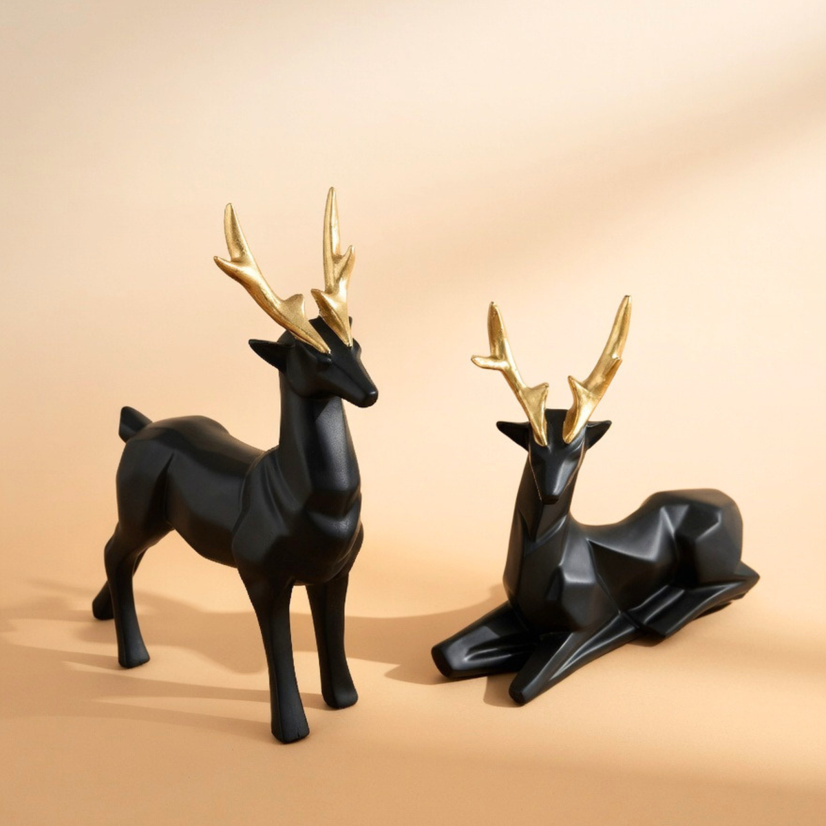 Modern Black Deer Figurine Set – Nordic Minimalist Home Decor Sculpture