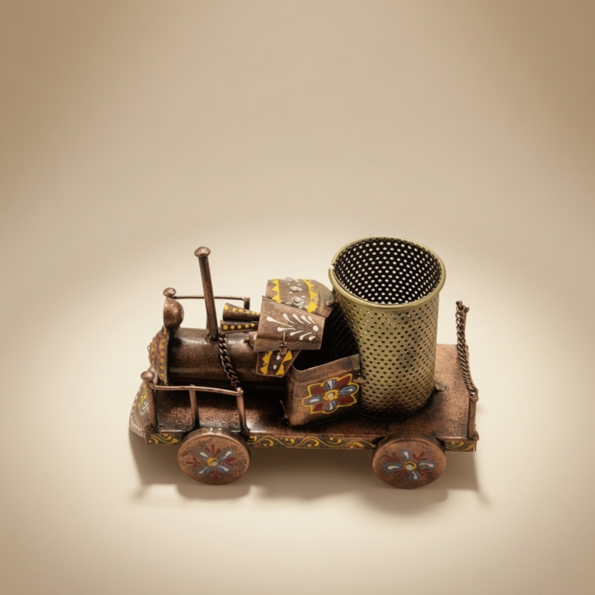 Classic Vintage Car Pen Holder – Add Style & Creativity to Your Desk