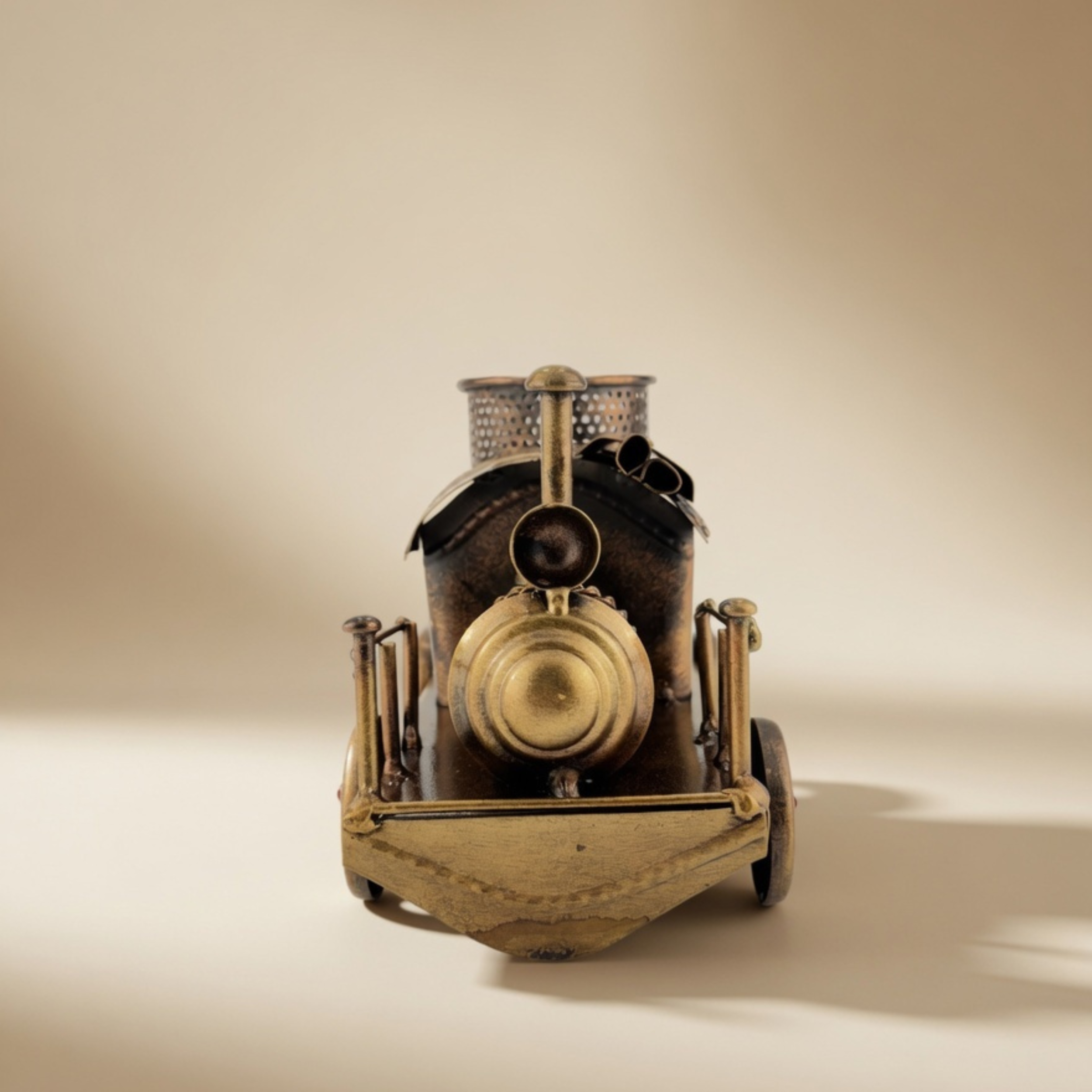 Creative Train Pen Holder – Perfect Desk Gift for Office �