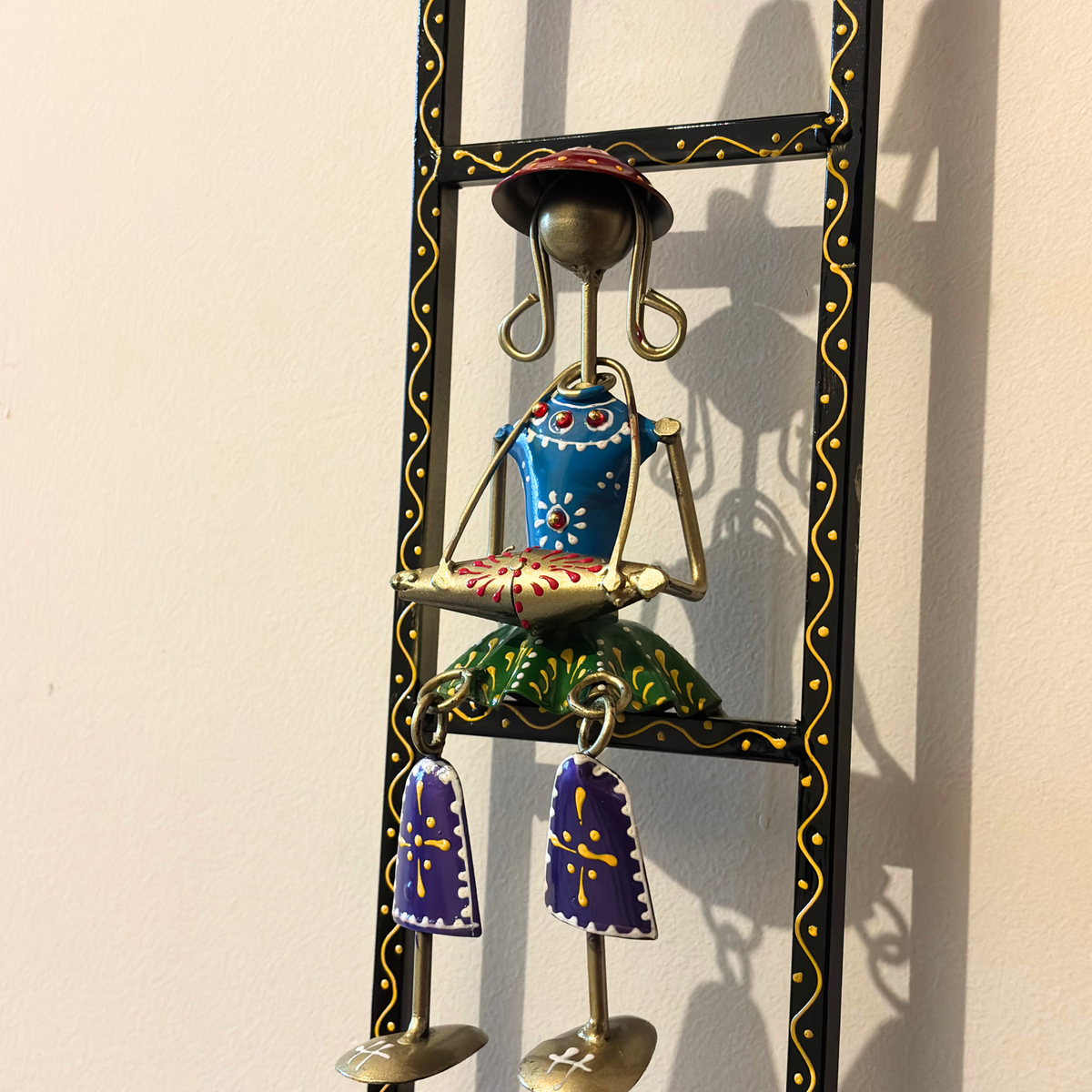 Handcrafted Rajasthani Musician Jhula Frame – Colorful Metal Wall Art Decor for Living Room | Gulabi Craft