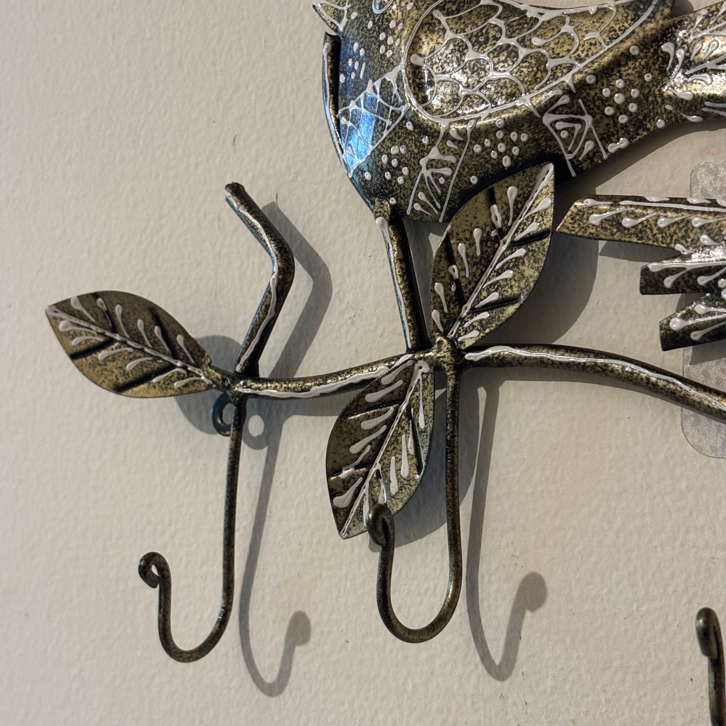 Gulabi Craft Handcrafted 2 Bird Key Holder – Antique Silver Metal Wall Hook for Entryway Decor &amp; Housewarming Gifts