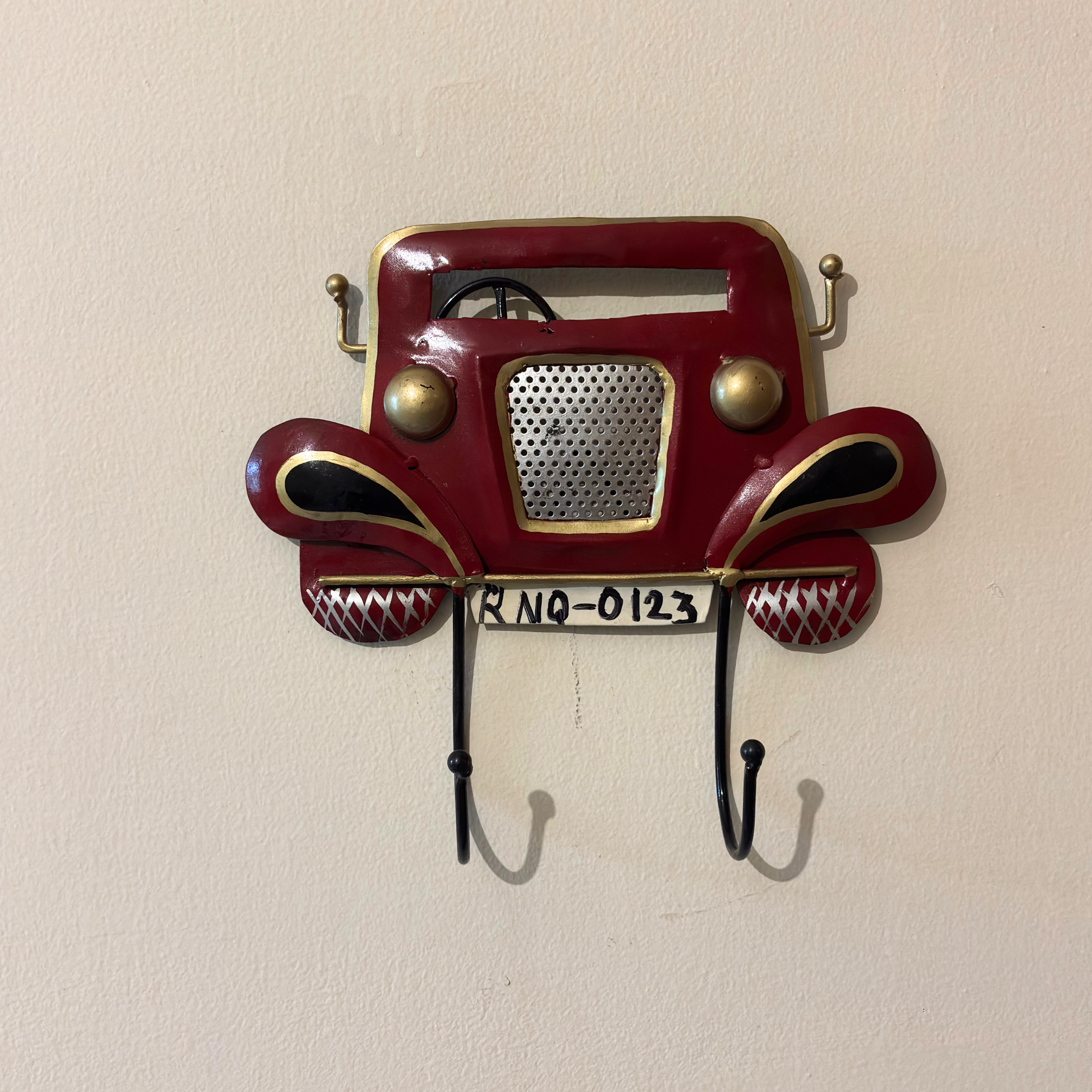 Handcrafted Vintage Car Key Holder – Retro Metal Wall Hook for Entryway Decor & Gifting | Gulabi Craft