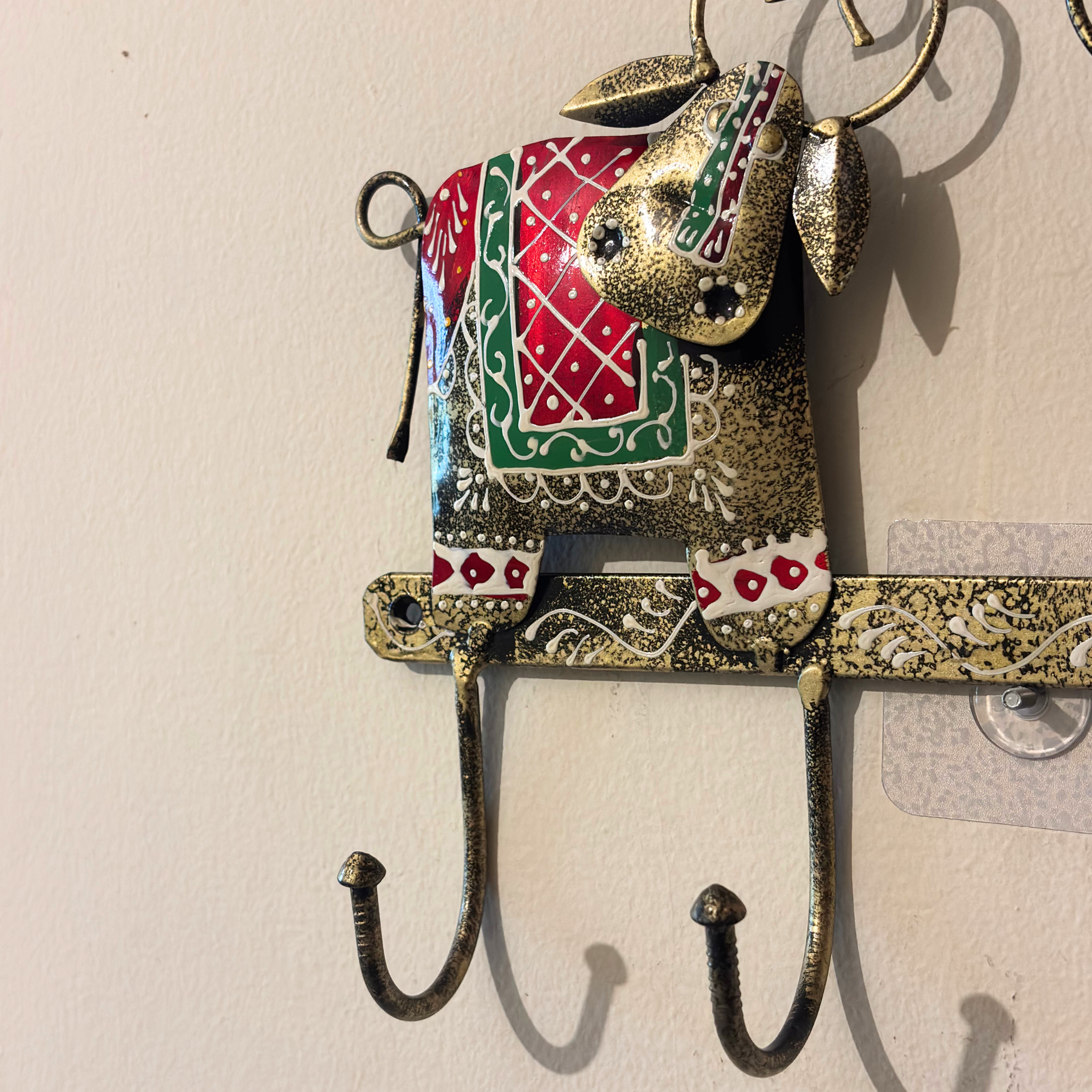 Gulabi Craft Handcrafted Twin Cow Key Holder – Antique Metal Wall Hook for Entryway Decor &amp; Gifting
