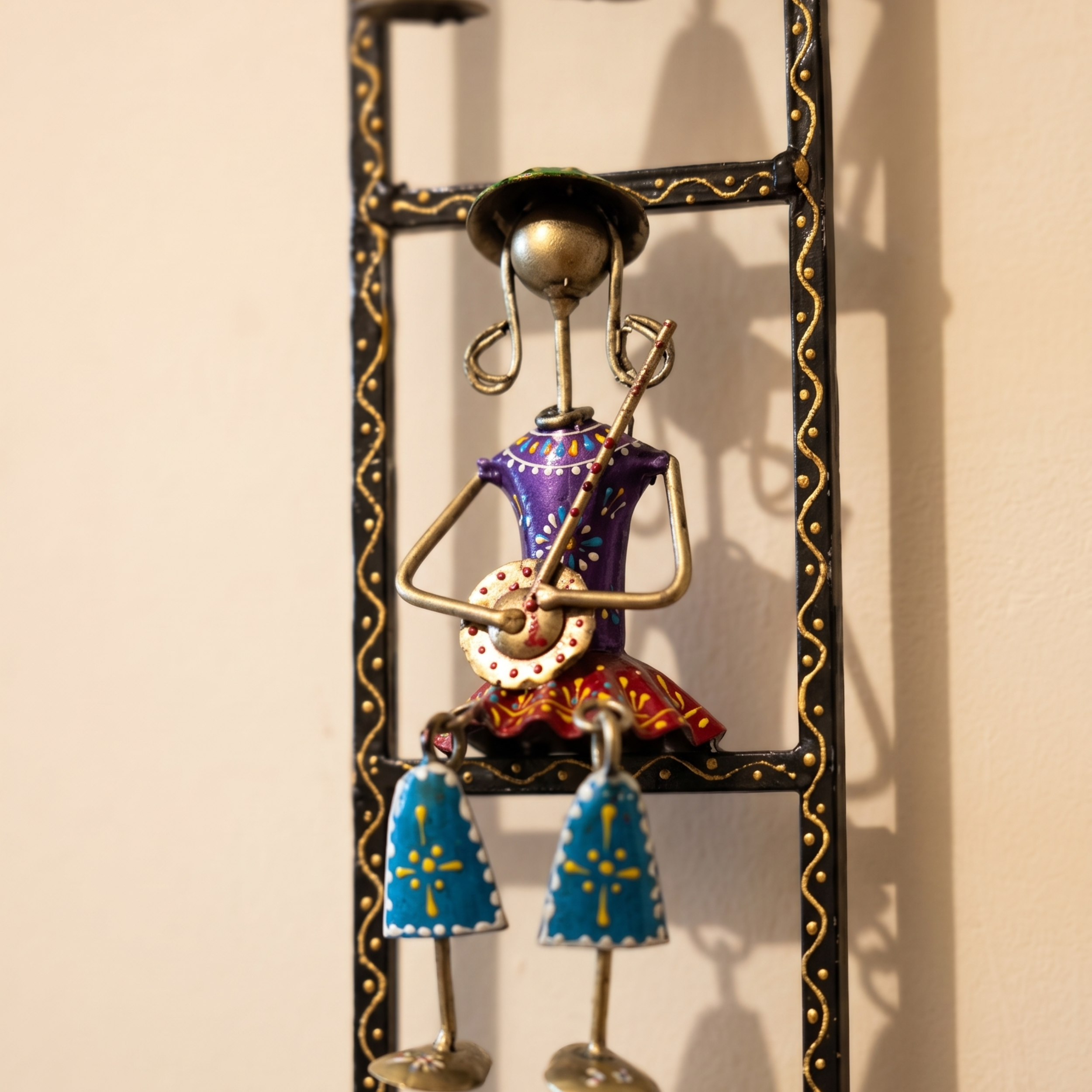 Handcrafted Rajasthani Musician Jhula Frame – Colorful Metal Wall Art Decor for Living Room | Gulabi Craft